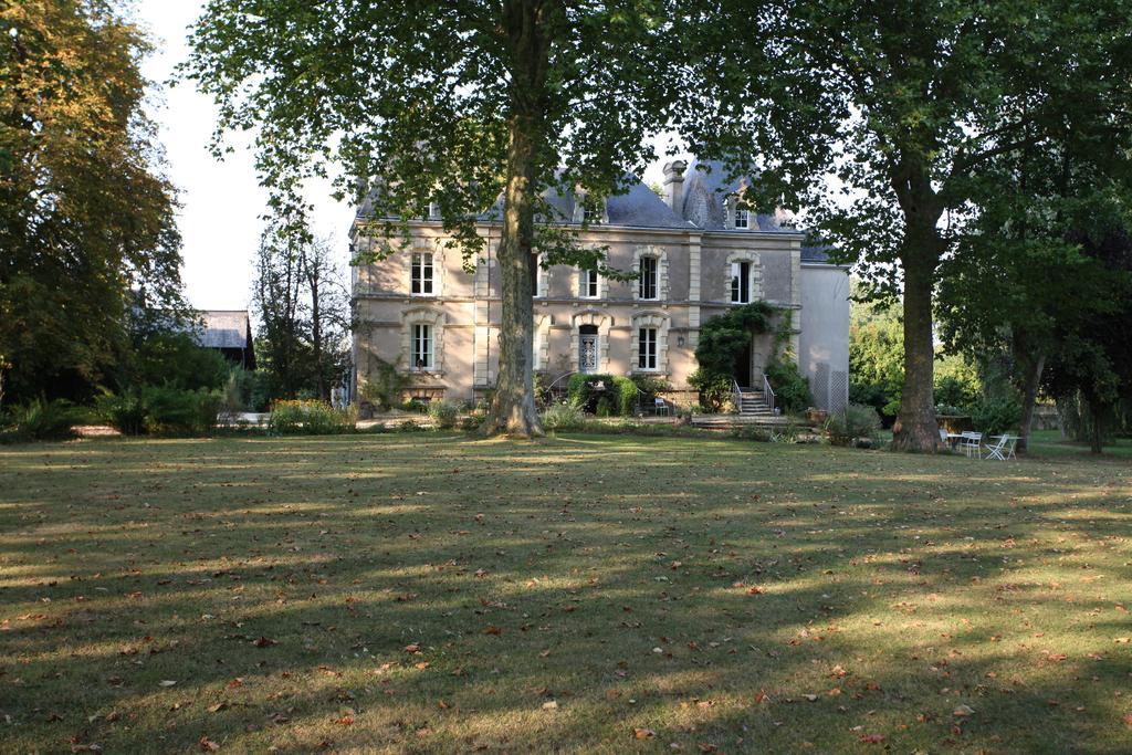 Chateau Du Beugnon Bed and Breakfast Tigné Eksteriør billede