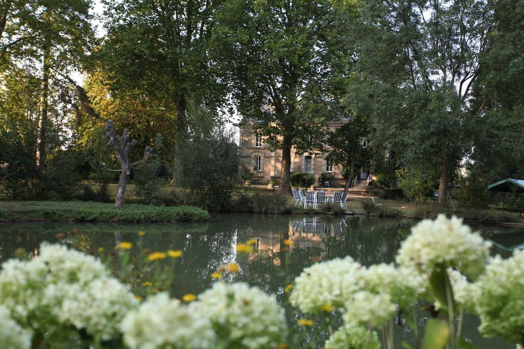 Chateau Du Beugnon Bed and Breakfast Tigné Eksteriør billede