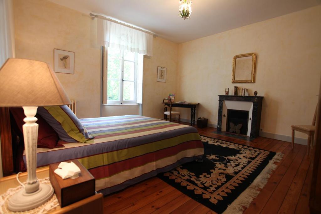 Chateau Du Beugnon Bed and Breakfast Tigné Værelse billede